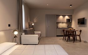 Amare Suite & Apartments